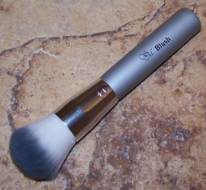 Blush brush to apply mineral cosmetics in Saratov or Engels