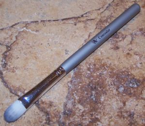 Concealer brush to apply mineral cosmetics in Saratov Engels