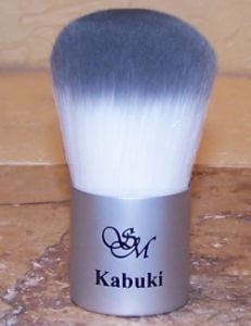 Kabuki brush to apply mineral cosmetics in Saratov or Engels